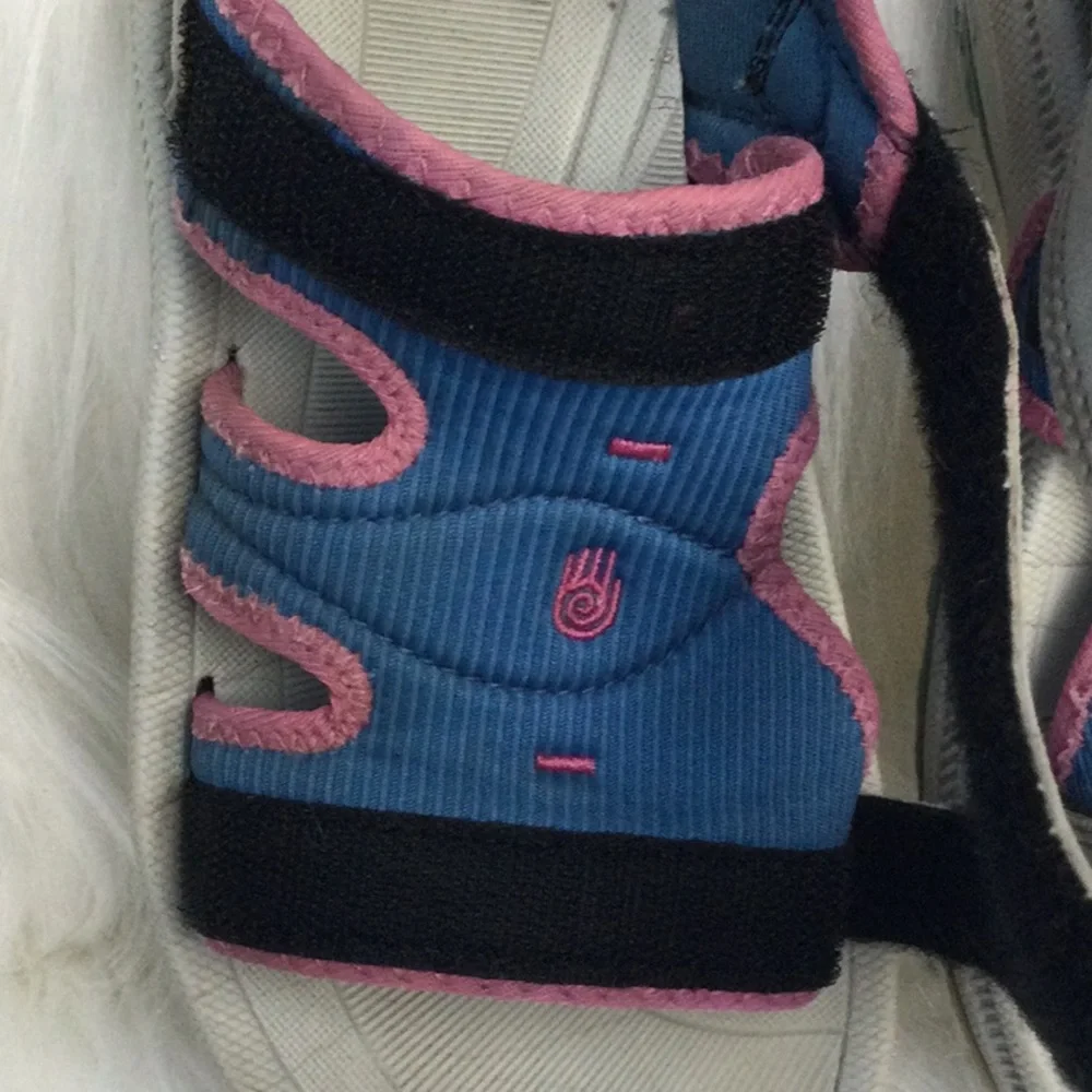 Teva Youth Water Shoe Size 2